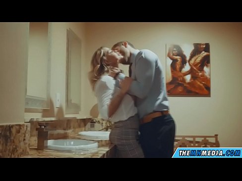 ❤️ Büyük memeli bir sarışın seni umumi tuvalette baştan çıkardığında ❤️❌ Seks videosu bize %tr.corona-pass.ru ❌❤